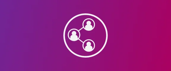 Ícone roxo e branco representando as pessoas em um círculo, simbolizando repensar os recursos de recuperação para compartilhar com os colegas.